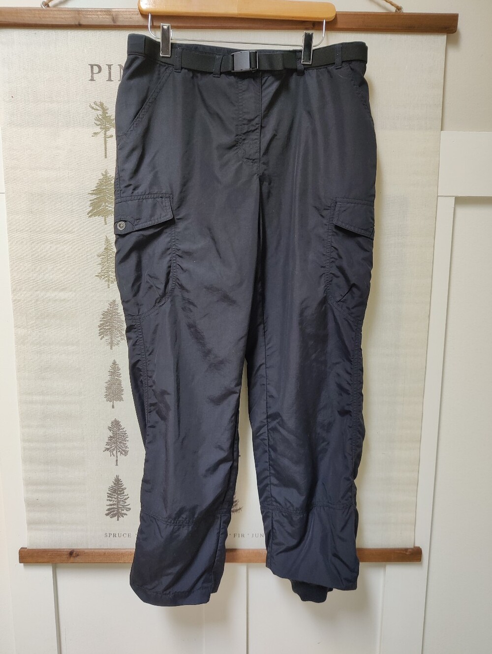 MEC Mountain Equipment Co-op Black Cargo Hiking Pants Size 12